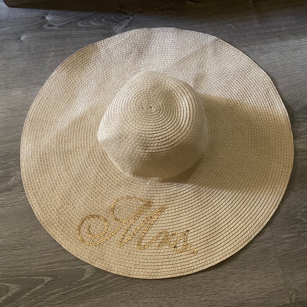 Sun floppy hat “Mrs”